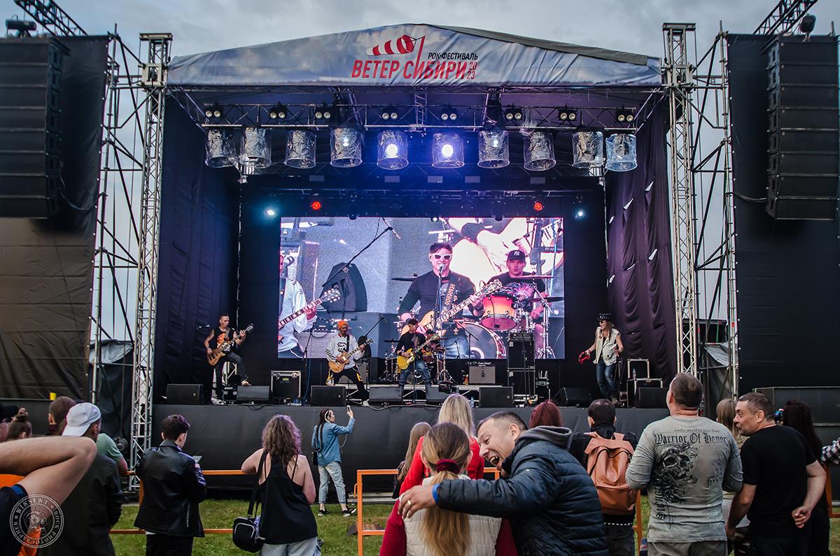 Фото В Новосибирске прошёл рок-фестиваль «Ветер Сибири-2023» 21